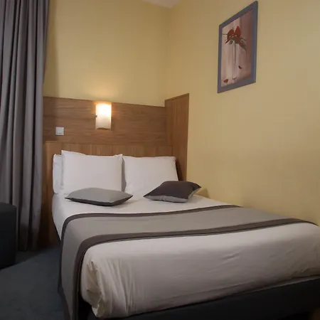 Continental Hotel 3*
