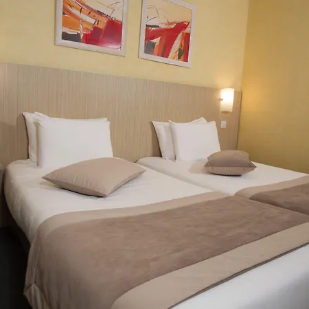 Continental Hotel 3*