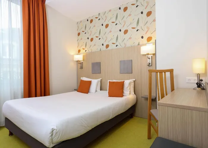 فندق كونتيننتال أنجير