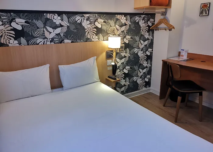 فندق كونتيننتال أنجير